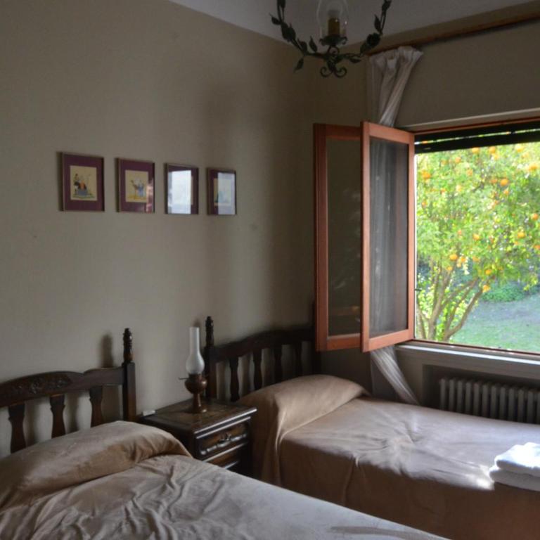 Amplia Casona de Estilo en La Falda - Casa de 4 dormitorios - 76