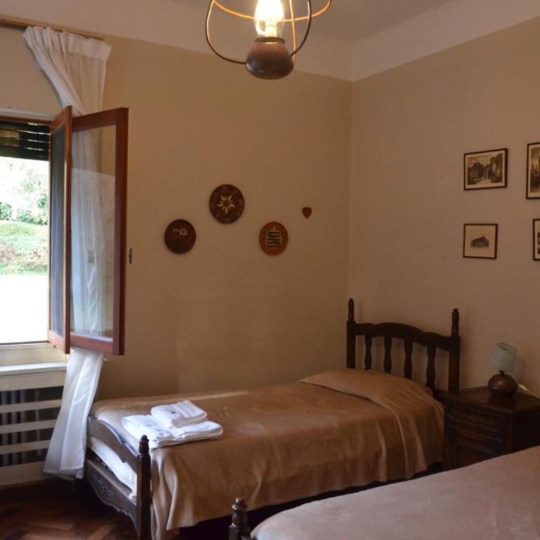 Amplia Casona de Estilo en La Falda - Casa de 4 dormitorios - 68