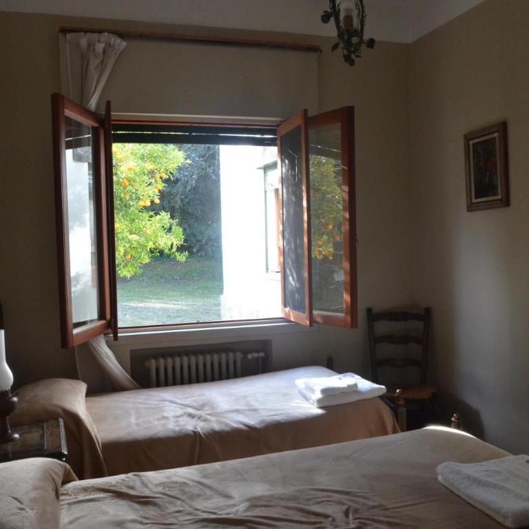 Amplia Casona de Estilo en La Falda - Casa de 4 dormitorios - 73