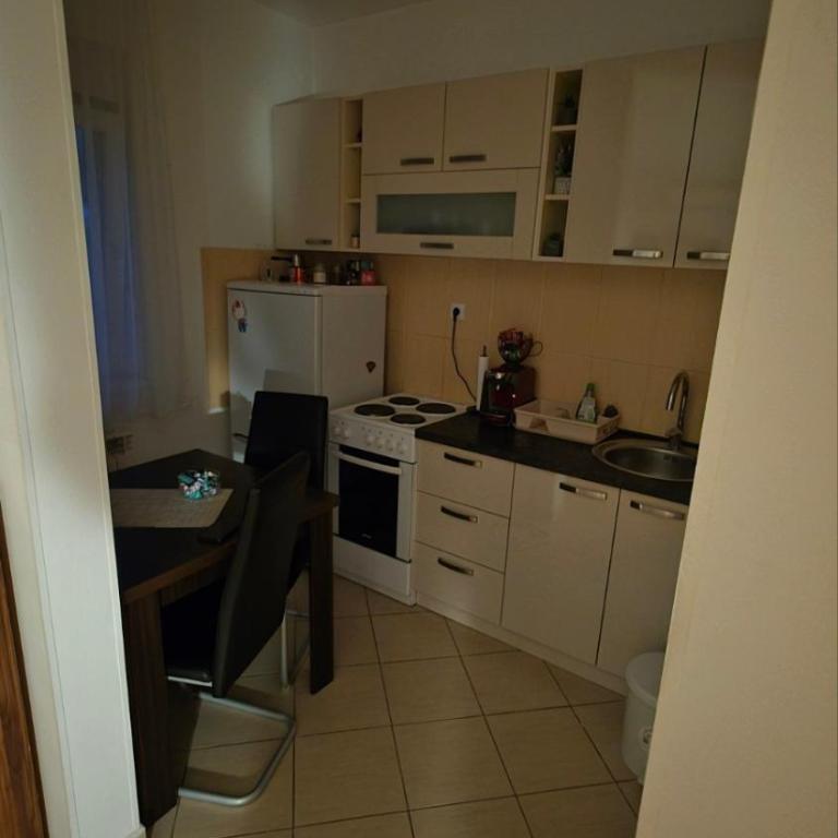 Apartman L&P - Free private parking - One-Bedroom Apartment - 13