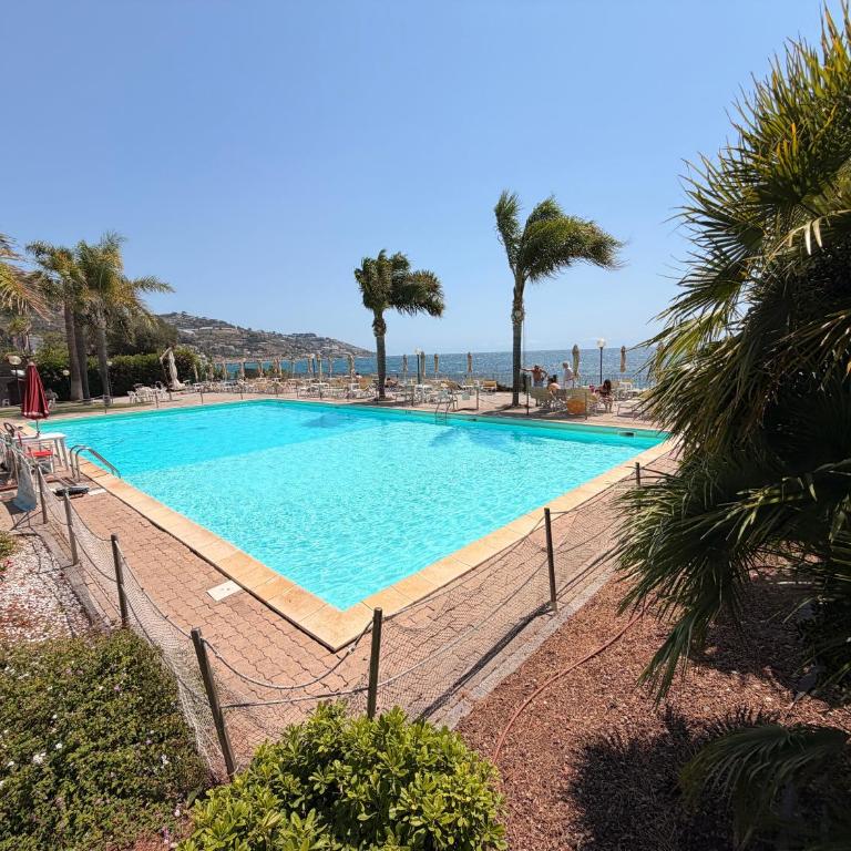 sea view apartartment - swimming p - car park - bikes - Appartamento con 1 Camera da Letto - 1