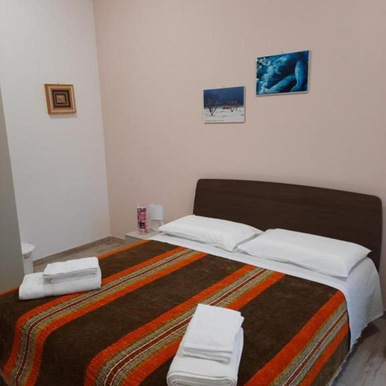 MARE FUORI - stanze con piscina - Camera Matrimoniale con Bagno Privato - 2