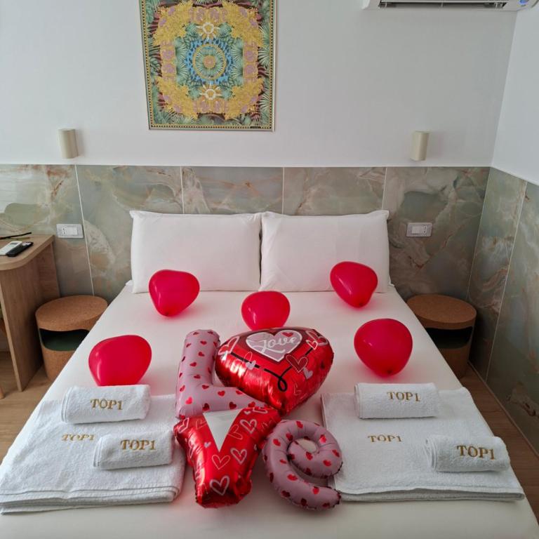 TOP1 Templum Luxuriae - Zimmer mit Kingsize-Bett und Whirlpool - 3
