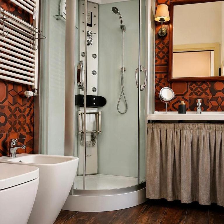 ComeCasa Duomo Elegant Retreat - Two-Bedroom Apartment with Balcony - 36