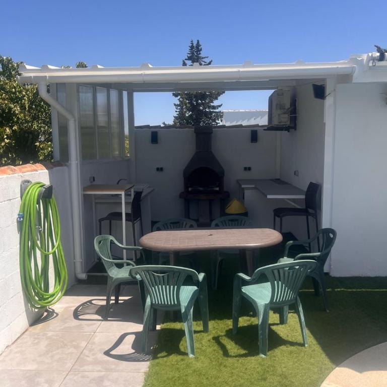 Chalet Familiar Relax con piscina y Aire Acondicionado - Three-Bedroom Home - 17