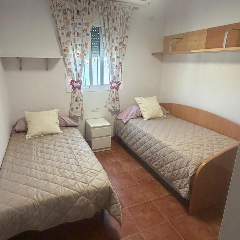 Chalet Familiar Relax con piscina y Aire Acondicionado - Three-Bedroom Home - 23