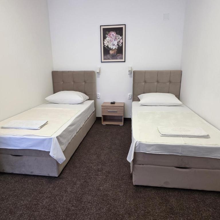 Motel Aura - Classic Quadruple Room - 6