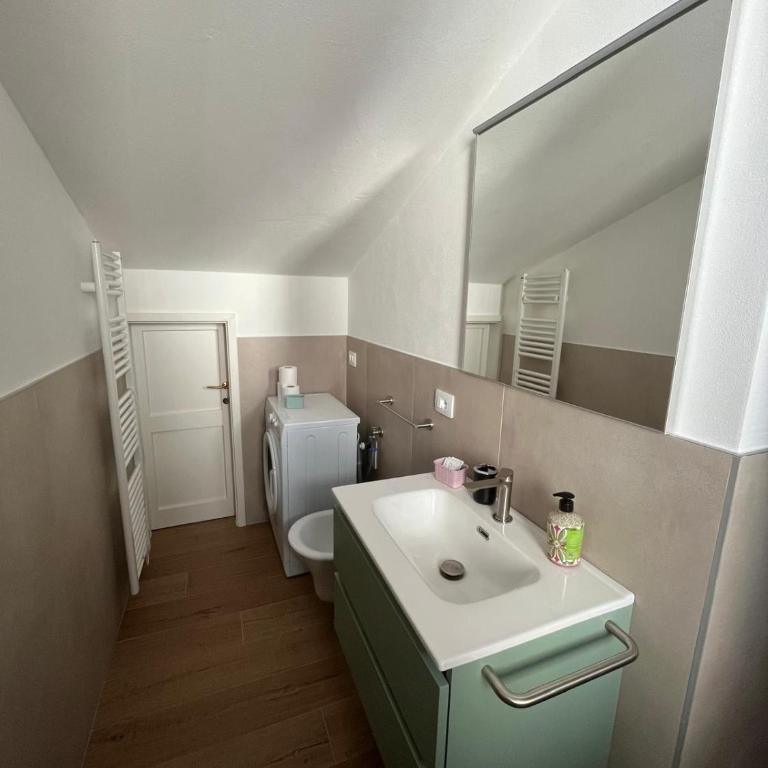 Piccolo Attico Porta Nuova - Appartamento con 2 Camere da Letto - 4
