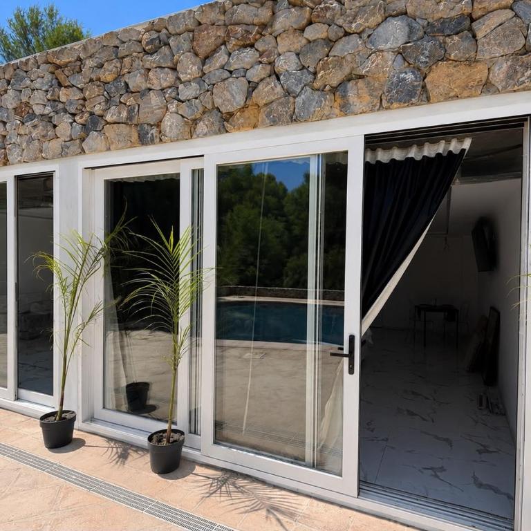 Sea View Studio new renovated with terace and free parking Next to the Beach Carmenes del Mar - One-Bedroom Apartment - 2