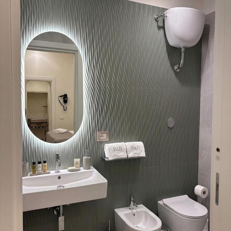 Napoli Centro - Maramy Suites & Rooms - Camera Matrimoniale Deluxe - 4