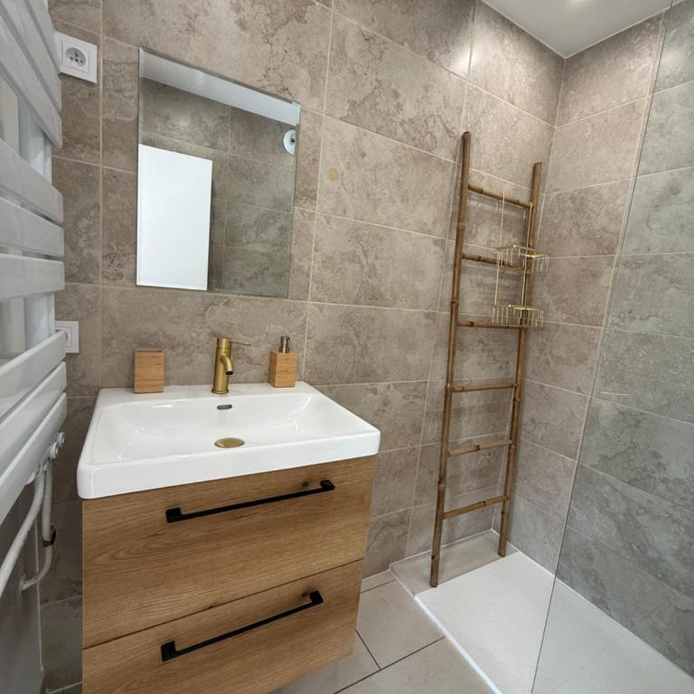 Azur Évasion Cannes Marina, piscine, plage, golf et parking - Appartement 1 Chambre avec Vue - 8