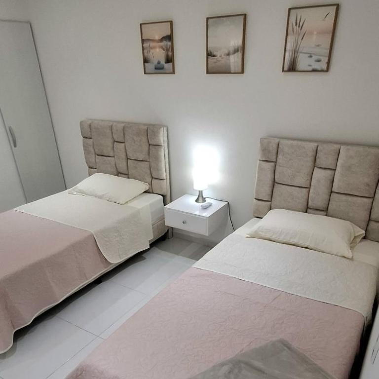 Modern Apartment, 5 Min airport, 10 Min Old Town - One-Bedroom Apartment - 4