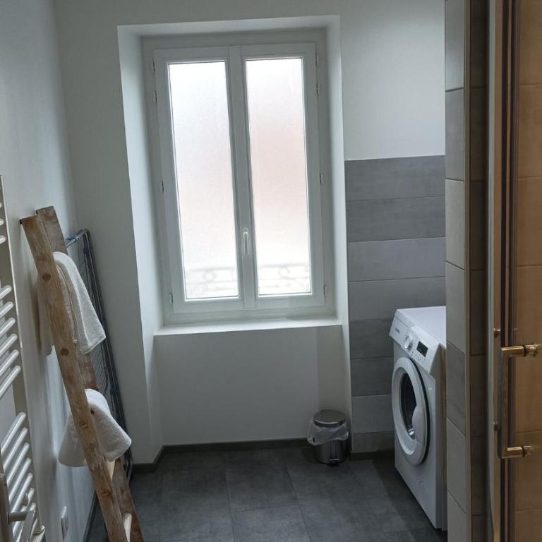 Grand duplex confortable en plein centre - Appartement 1 Chambre - 10