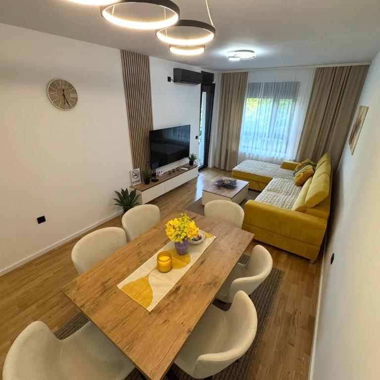 Apartman za desetku - Free Parking - One-Bedroom Apartment - 1