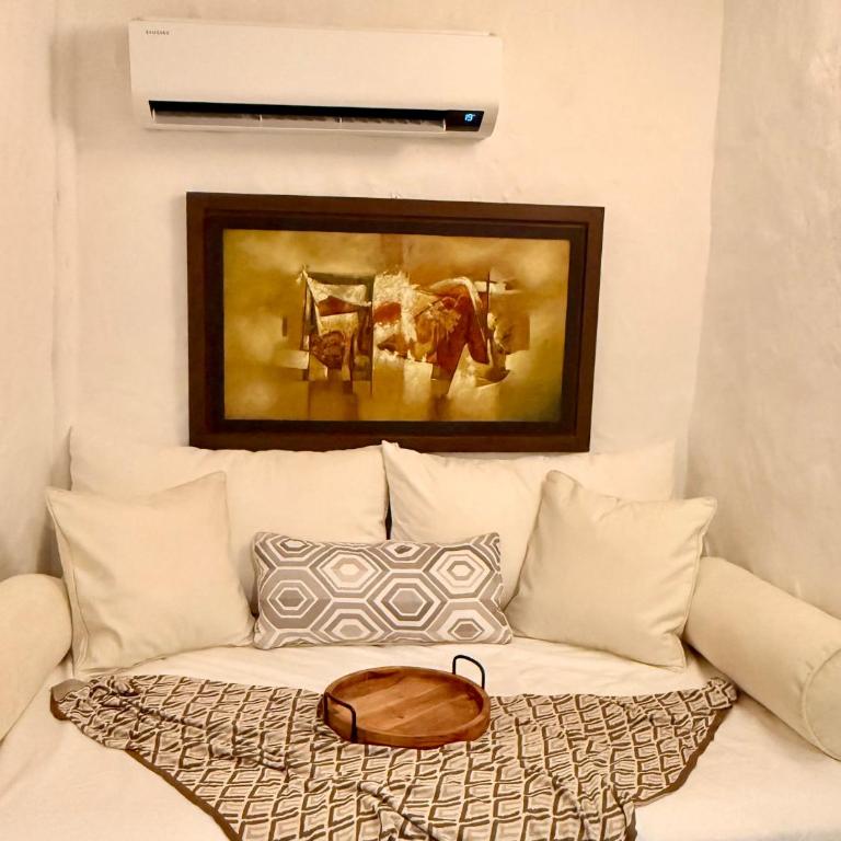 Hotel Puerto Antiguo - King Suite with Pool View - 3