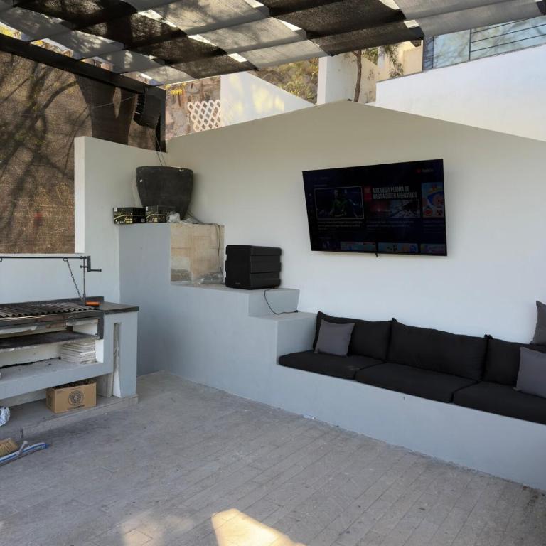 Casa estilo cabaña con alberca infinita climatizada - Four-Bedroom House - 45