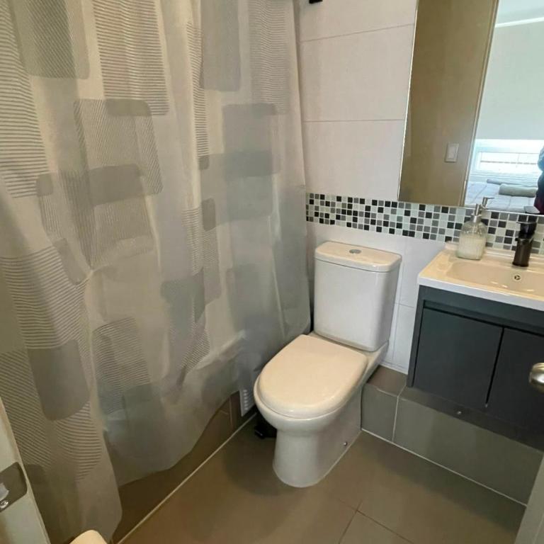 Departamento cerca Movistar Arenas 3 - One-Bedroom Apartment - 3