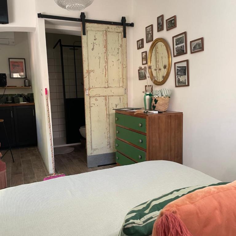 Maison d hôtes LA VILLA MADELEINE - Chambre Double - Vue sur Jardin - 1