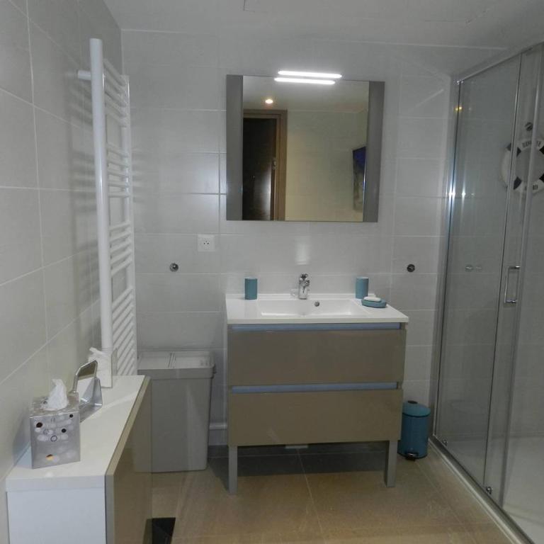 Appartement avec piscine et clim - 4 pers. - FR-1-251-955 - Appartement - 7