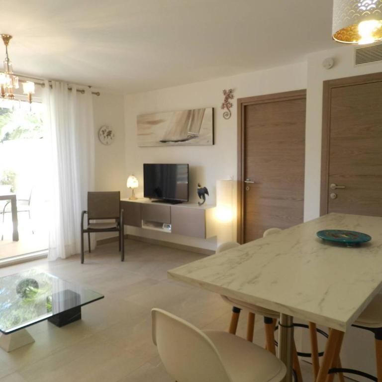 Appartement avec piscine et clim - 4 pers. - FR-1-251-955 - Appartement - 10
