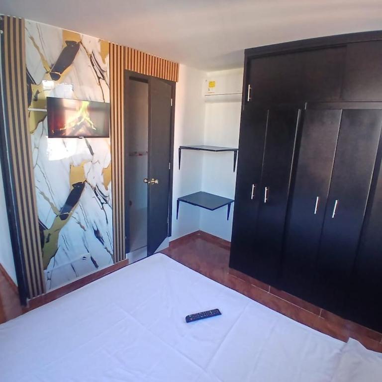 Apartamento moderno y equipado con aire acondicionado - Three-Bedroom Apartment - 5