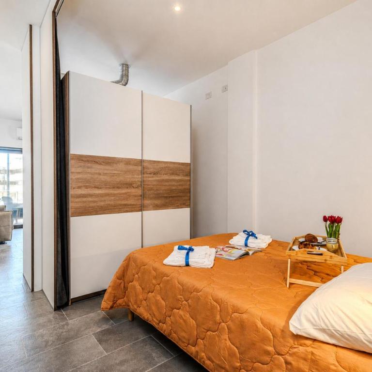 Always Traveling Near The City Center - Happy Rentals - Studio with Balcony - 4