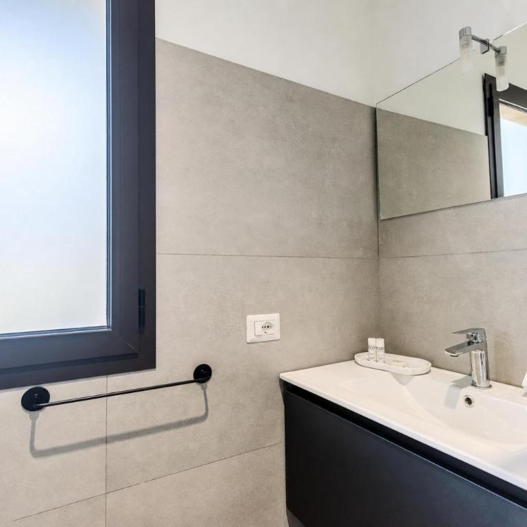 Always Traveling Near The City Center - Happy Rentals - Studio with Balcony - 15