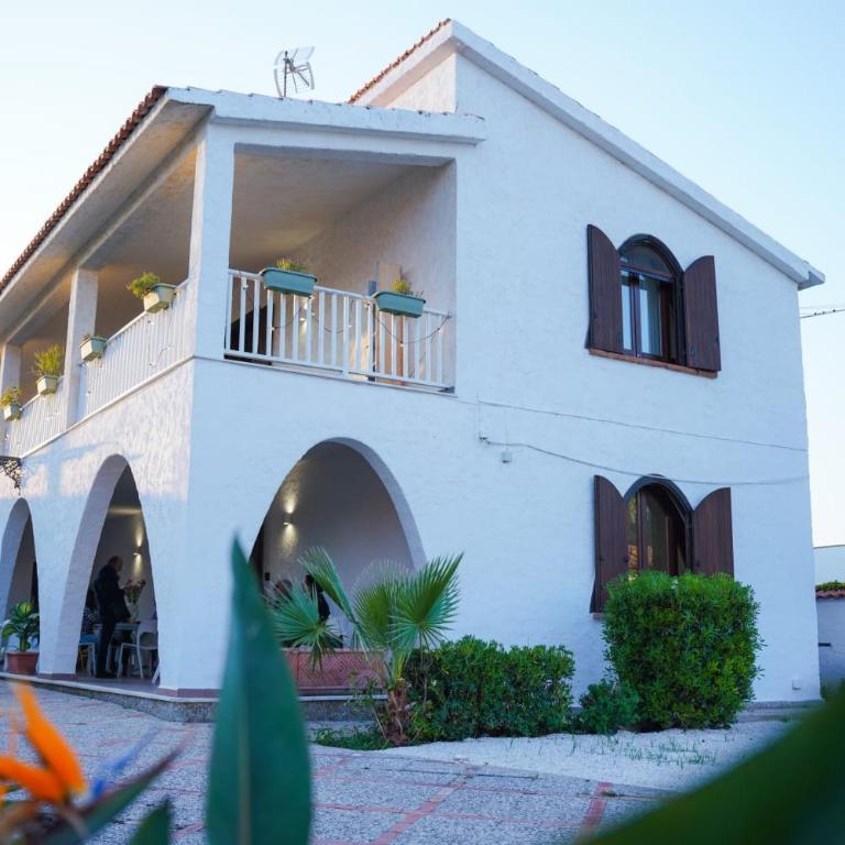 Mr Brown - Villa Eva Mare - Two-Bedroom Family Apartment - 17