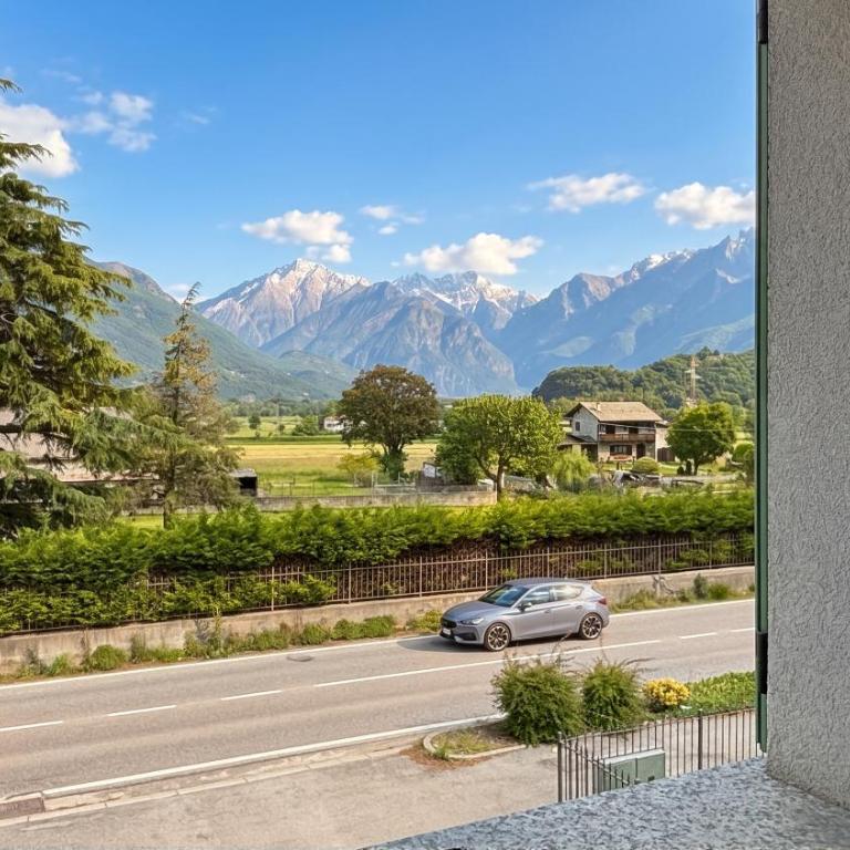 G Holiday - Appartamento con 1 Camera da Letto, Balcone e Vista Montagna - 2