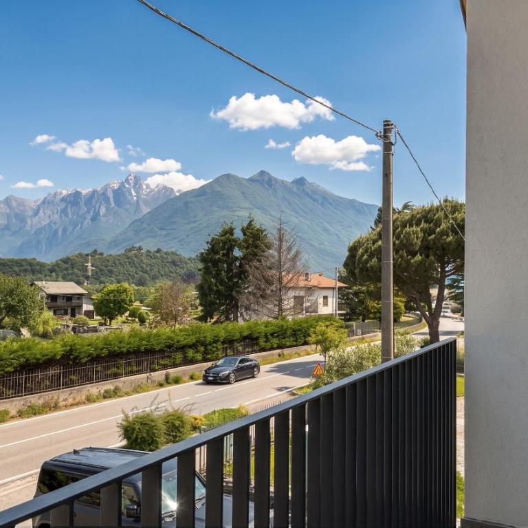 G Holiday - Appartamento con 1 Camera da Letto, Balcone e Vista Montagna - 3
