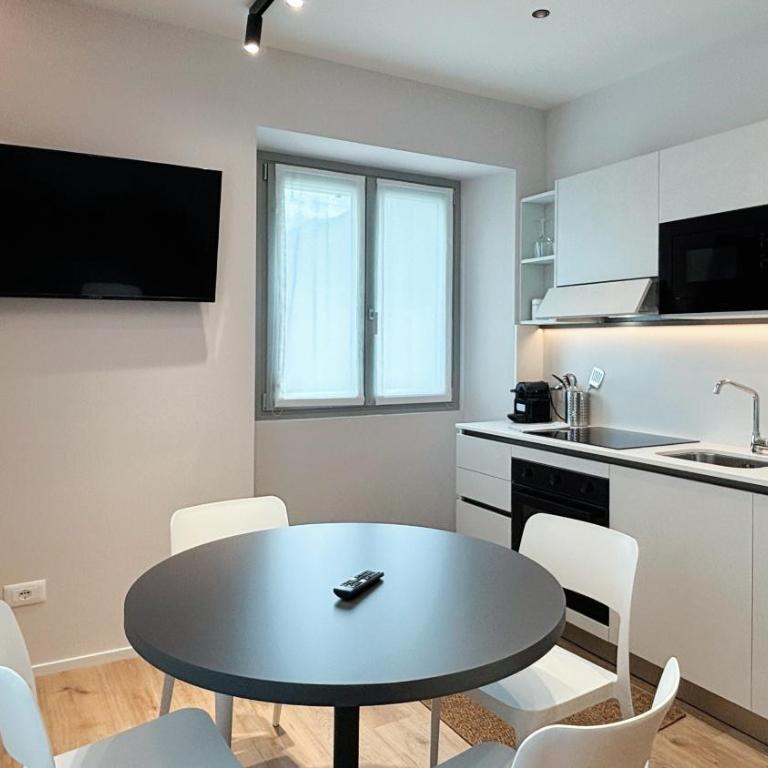 G Holiday - Appartamento con 1 Camera da Letto, Balcone e Vista Montagna - 6