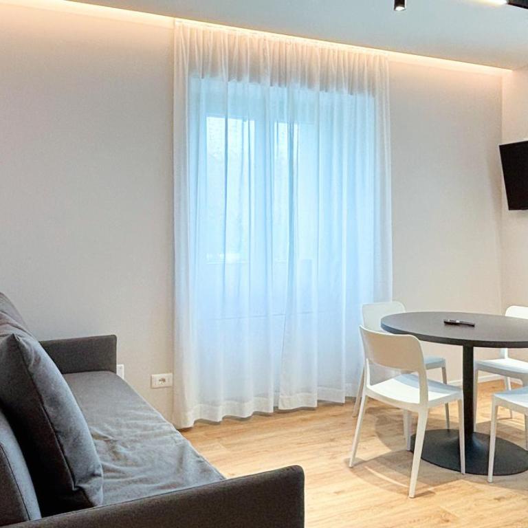G Holiday - Appartamento con 1 Camera da Letto, Balcone e Vista Montagna - 8