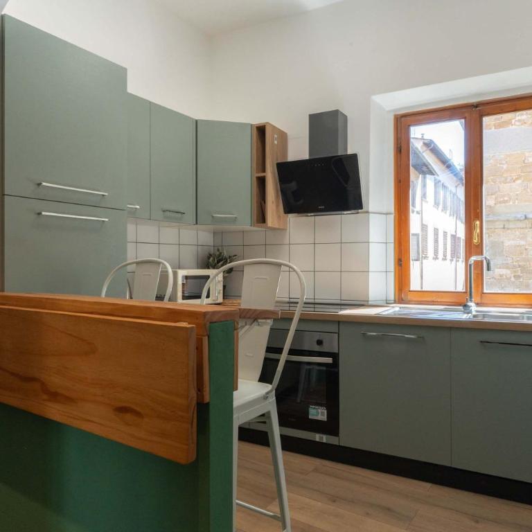 Light-Filled Duomo 2BR2BA Top-Floor Flat - Apartment - 3