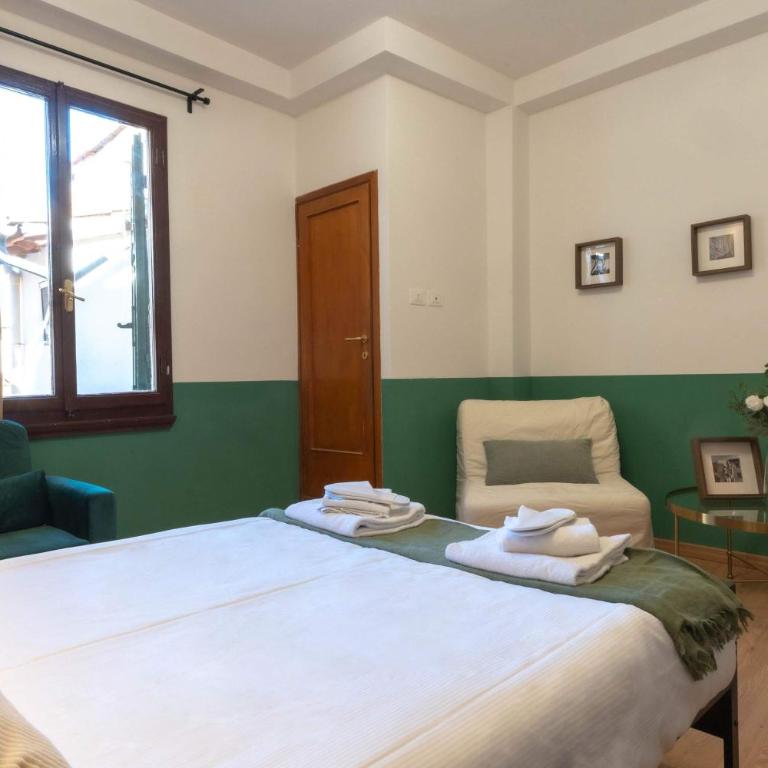 Light-Filled Duomo 2BR2BA Top-Floor Flat - Apartment - 7