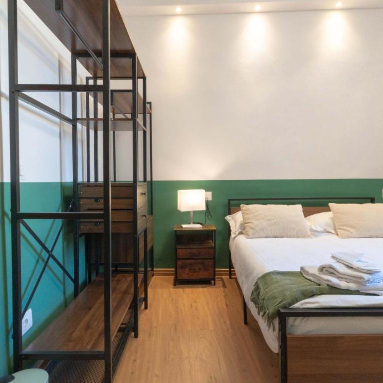 Light-Filled Duomo 2BR2BA Top-Floor Flat - Apartment - 11