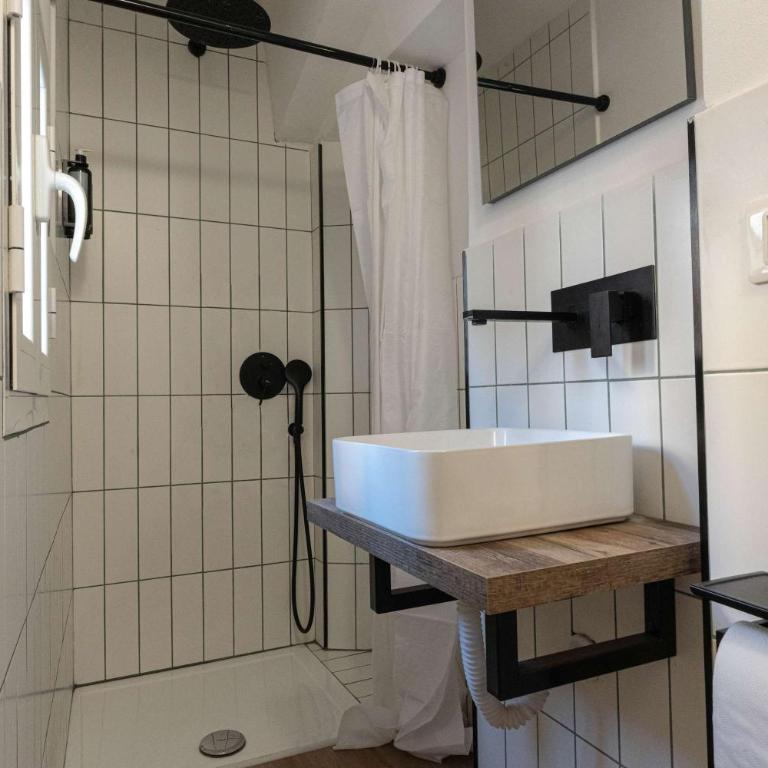 Light-Filled Duomo 2BR2BA Top-Floor Flat - Apartment - 18
