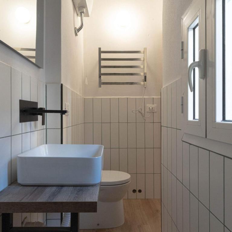 Light-Filled Duomo 2BR2BA Top-Floor Flat - Apartment - 19