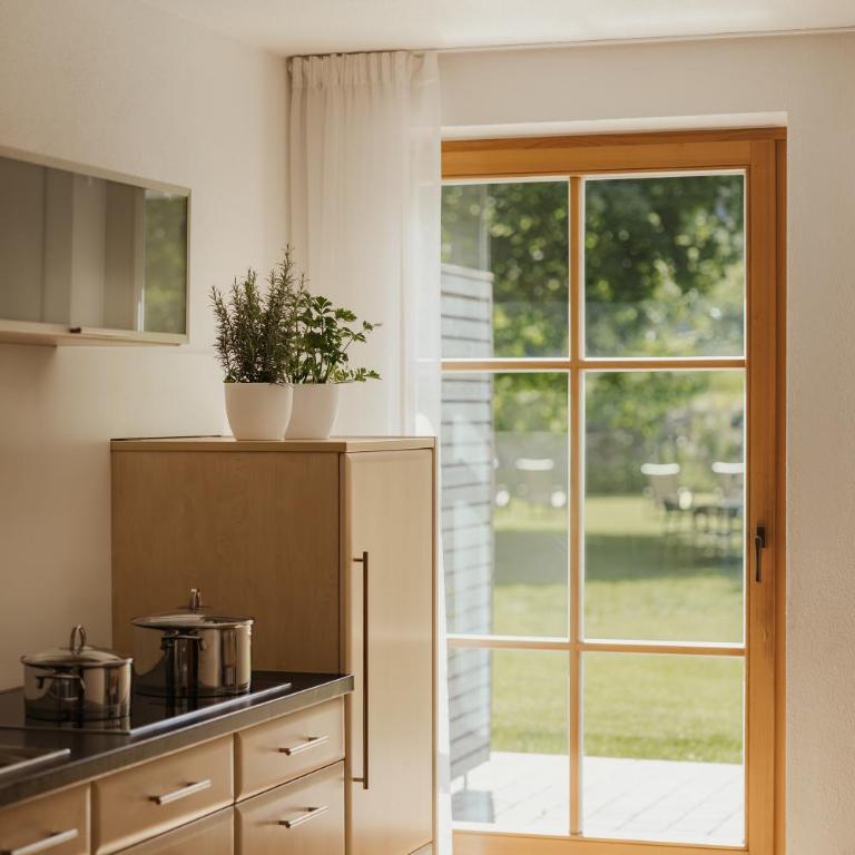 Untermairhof Appartment Residence - Three-Bedroom Apartment with Park View - 3