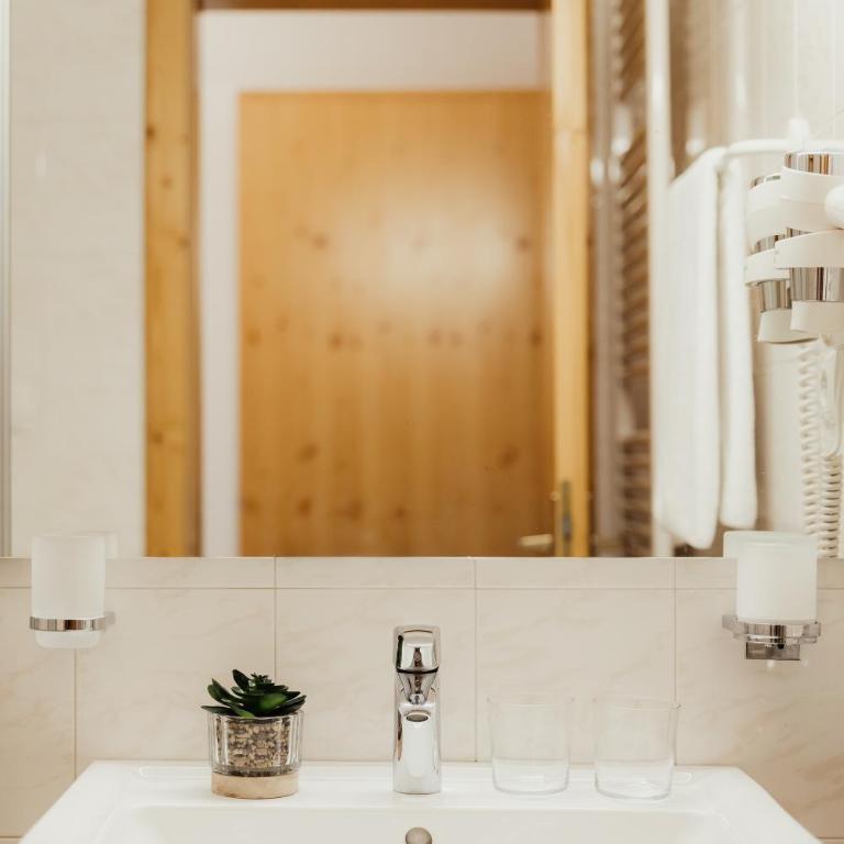 Untermairhof Appartment Residence - Three-Bedroom Apartment with Park View - 6