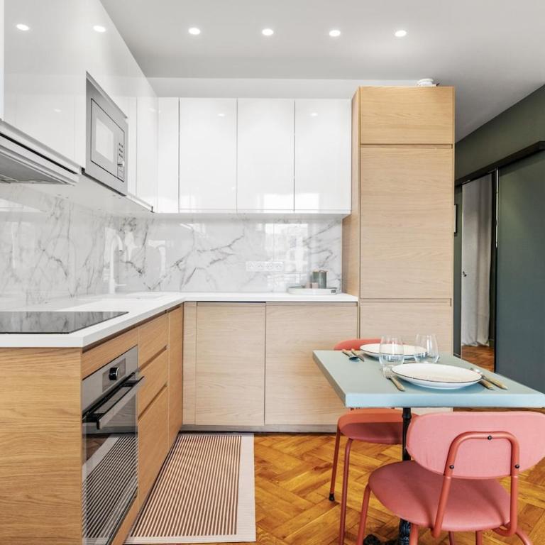 Elegant Apartment with Air Conditioning and Terrace - One-Bedroom Apartment - 14