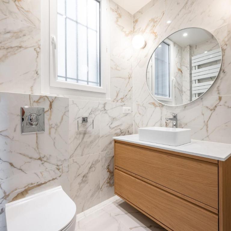 Elegant Apartment with Air Conditioning and Terrace - One-Bedroom Apartment - 23