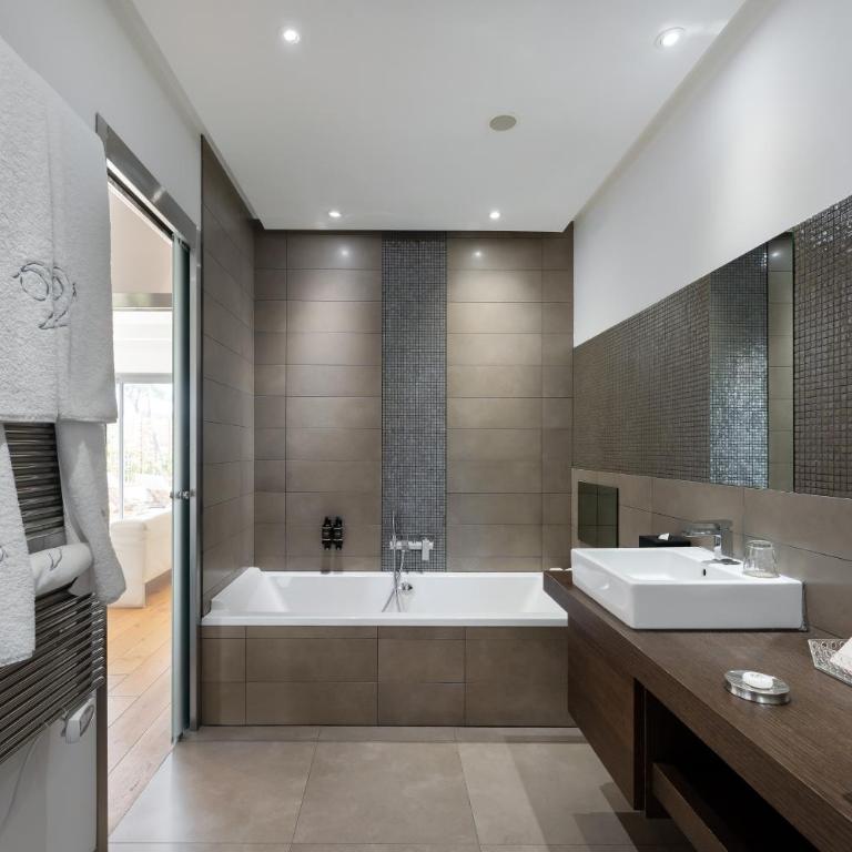 Domaine de Verchant & Spa - Relais & Châteaux - Suite Junior - Bâtiment Principal - 1
