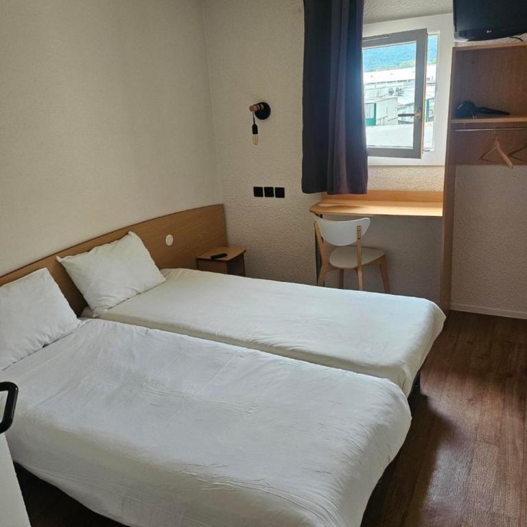 Premiere Classe Annecy Cran-Gevrier RÉNOVÉ EN 2025 - Chambre Lits Jumeaux Classique avec 2 Lits Simples - 1