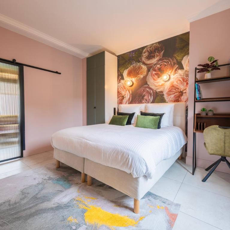 EVA Suite - One-Bedroom Apartment - 2