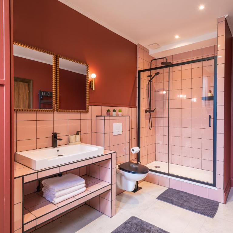 EVA Suite - One-Bedroom Apartment - 11