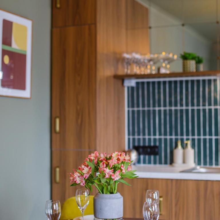 EVA Suite - One-Bedroom Apartment - 24
