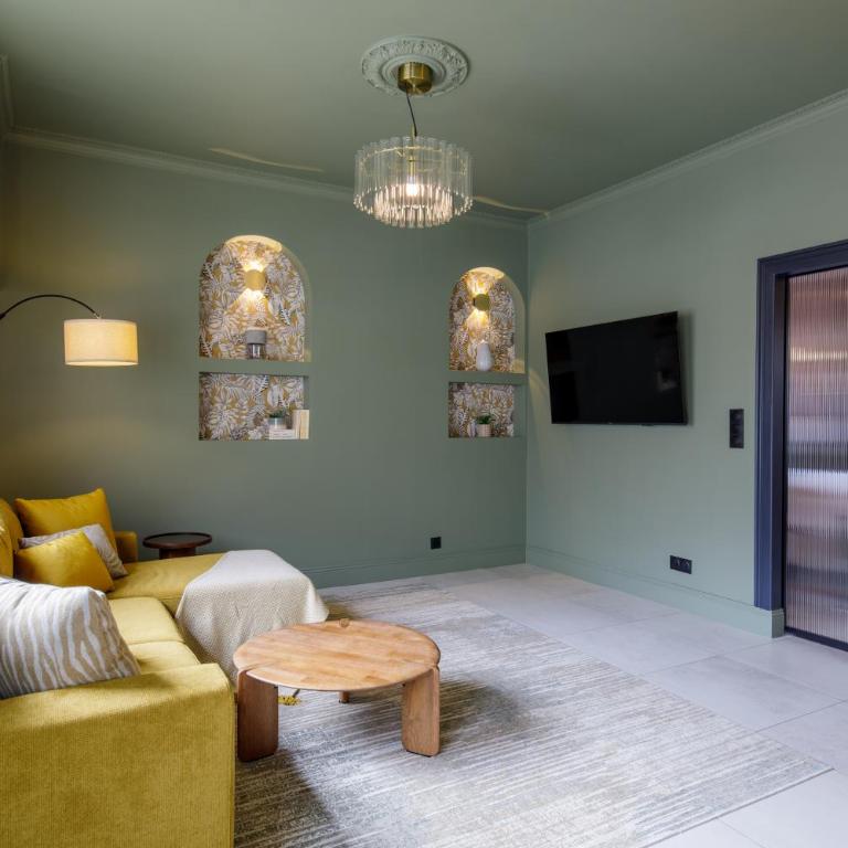 EVA Suite - One-Bedroom Apartment - 80