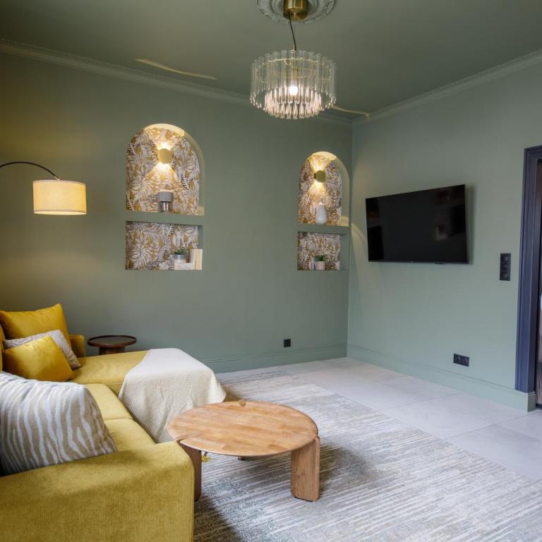 EVA Suite - One-Bedroom Apartment - 77