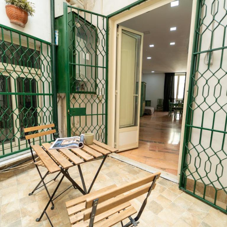 A Due Passi da Spaccanapoli by Wonderful Italy - Appartamento - 64