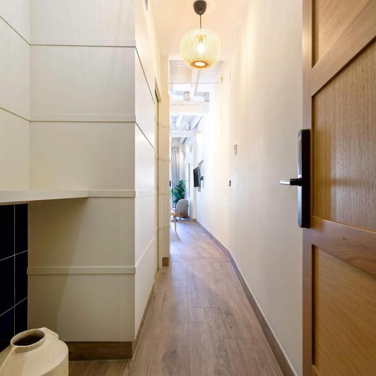 Genteel Home San Francisco Suites - Estudio con balcón y vistas - 3